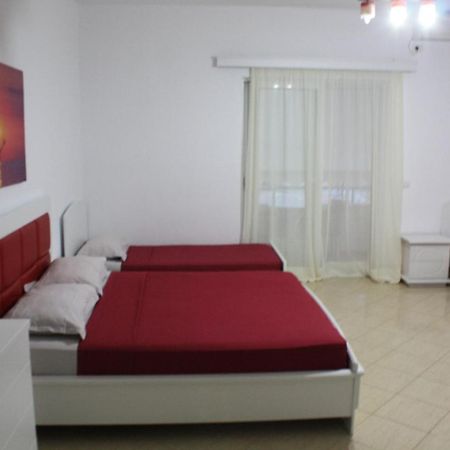 Vila Konomi Sarandë Exterior foto